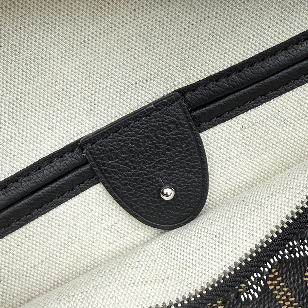 Goyard Unisex Artois Pm Bag-Black - image 9