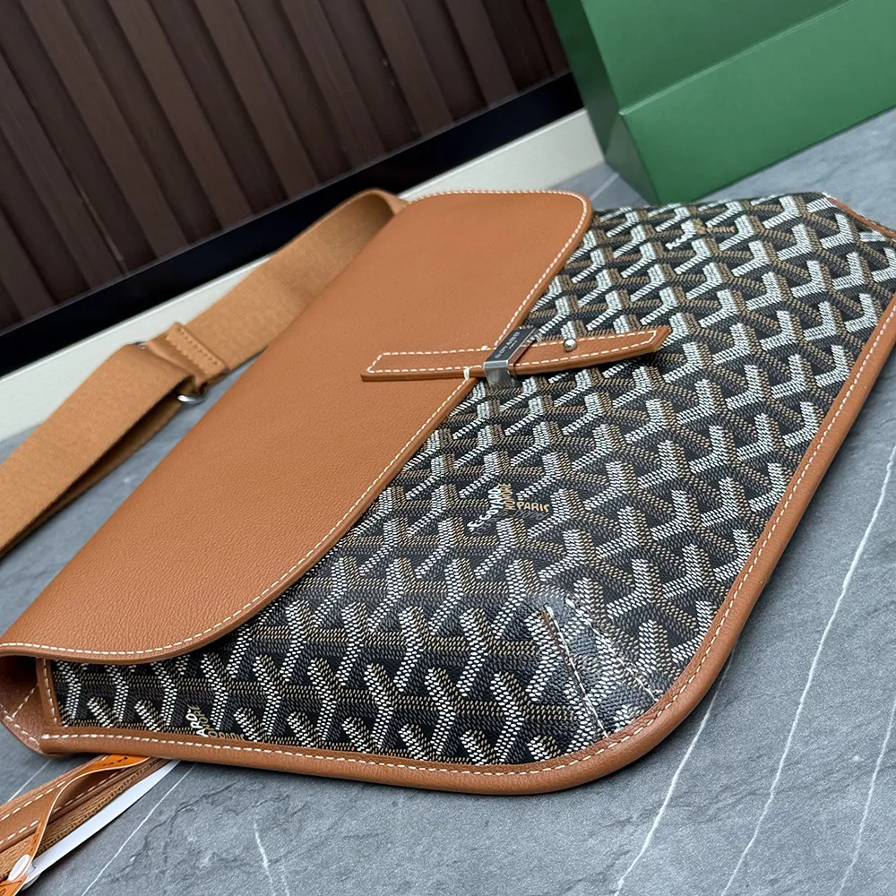 Goyard Unisex Coursier Messenger Bag-Tan - image 5