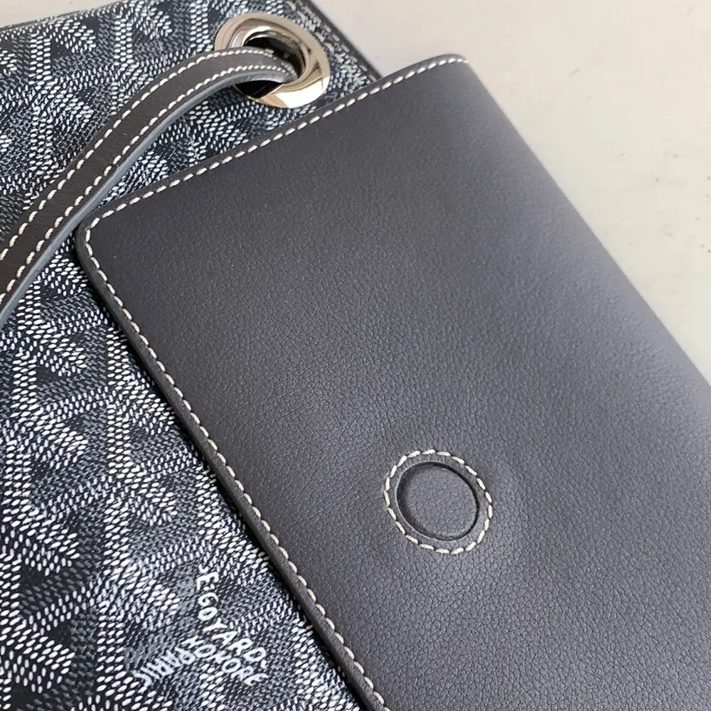 Goyard Unisex Rouette Souple Bag-Grey - image 9