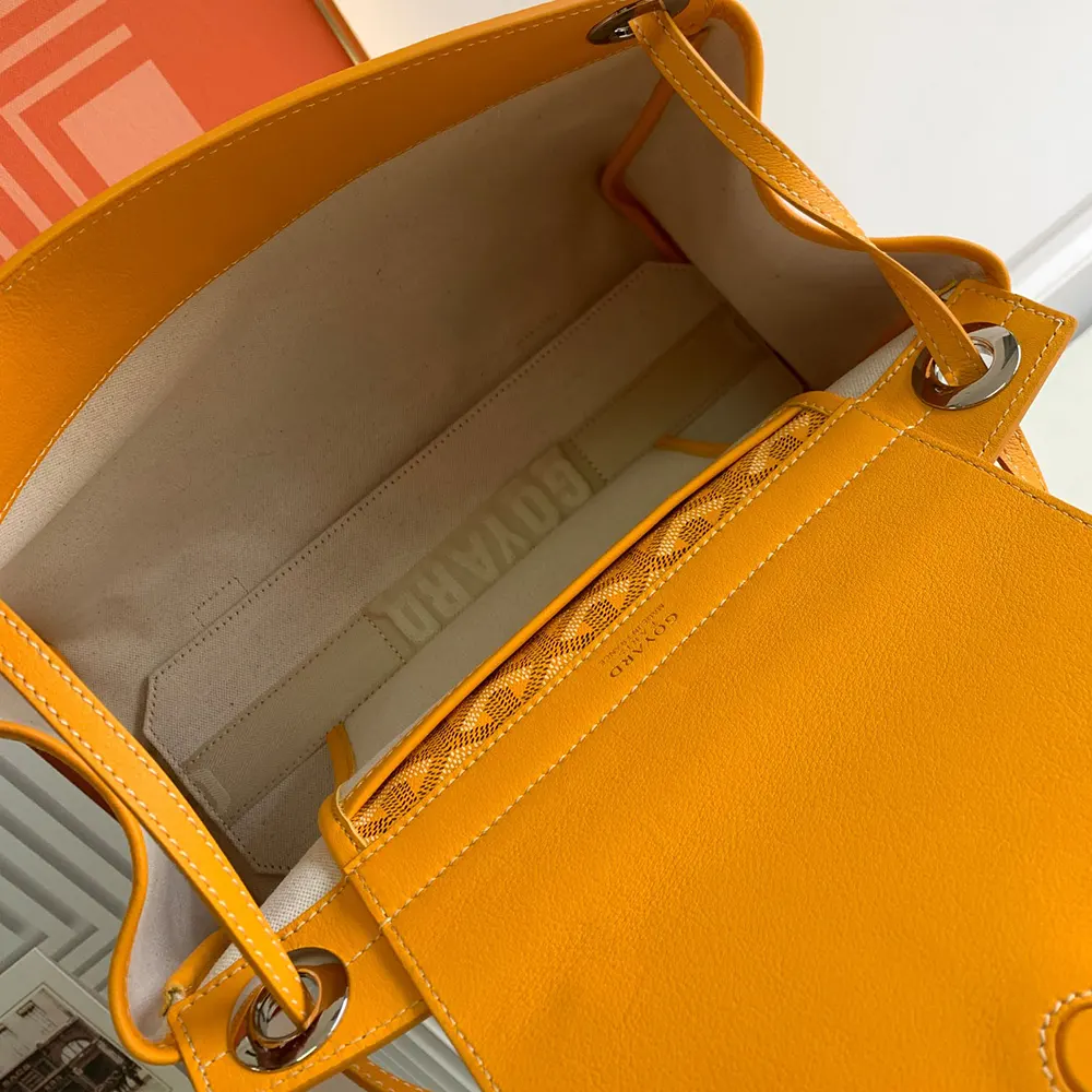 Goyard Unisex Rouette Souple Bag-Yellow - image 10