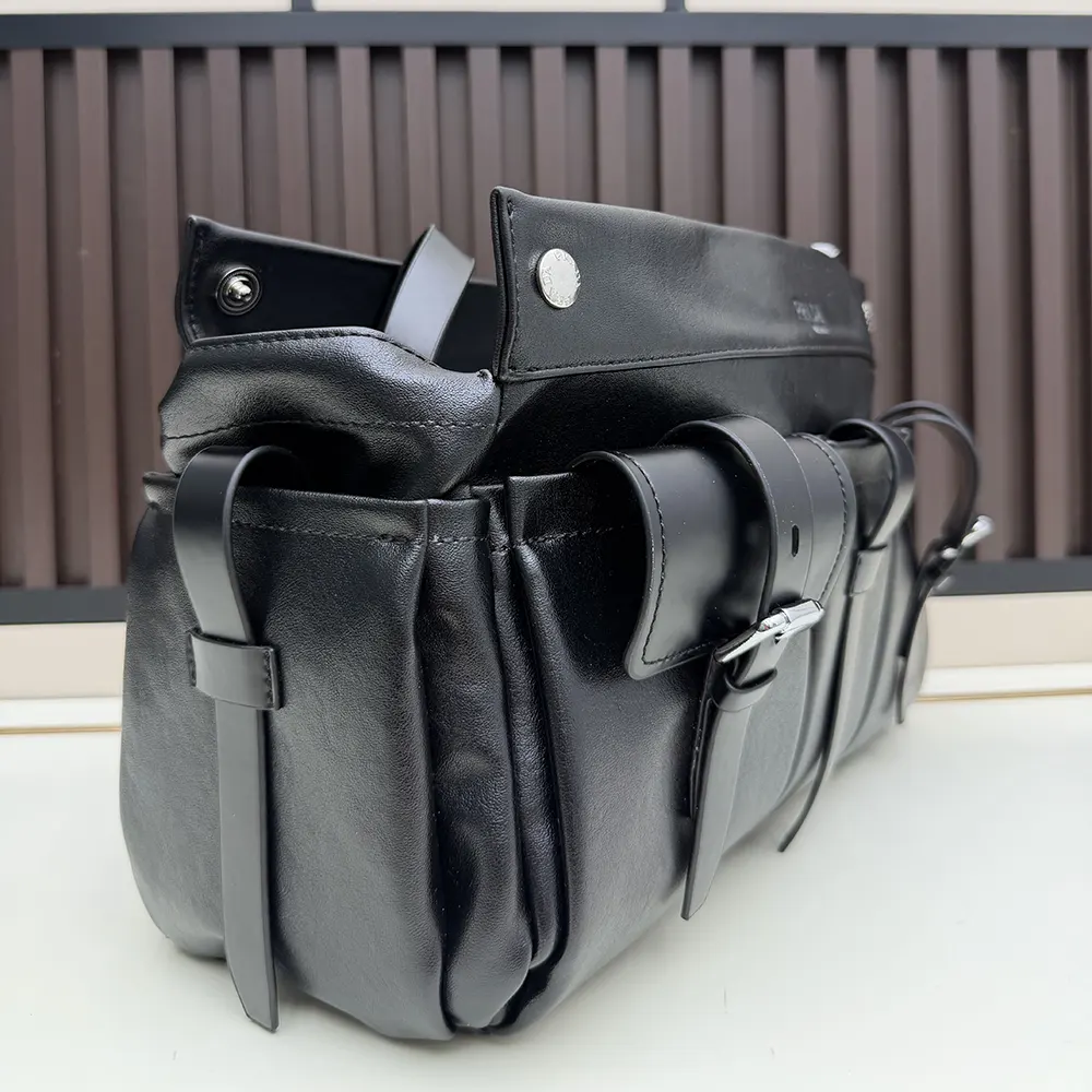 Prada Women Route Large Leather Tote Bag-Black - image 5
