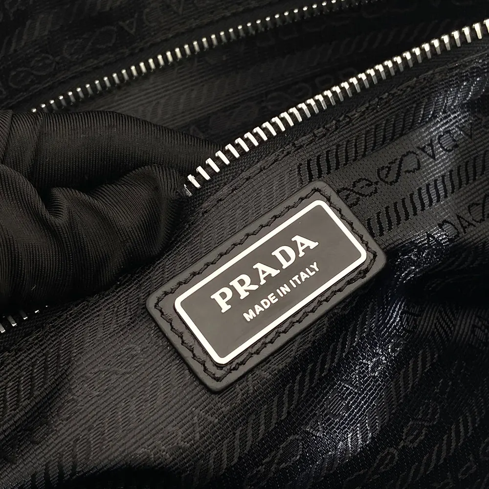 Prada Unisex Bonnie Leather Tote Bag - image 9
