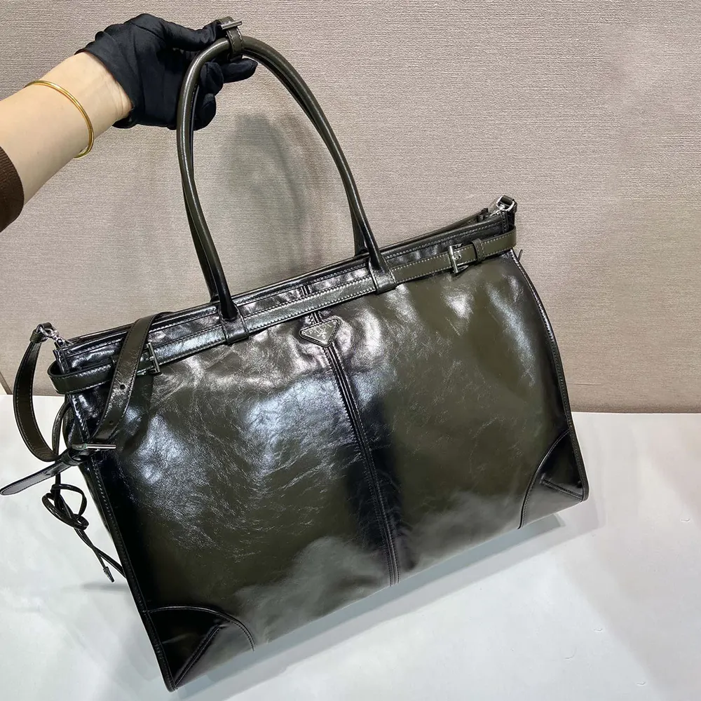Prada Unisex Bonnie Leather Tote Bag - image 13
