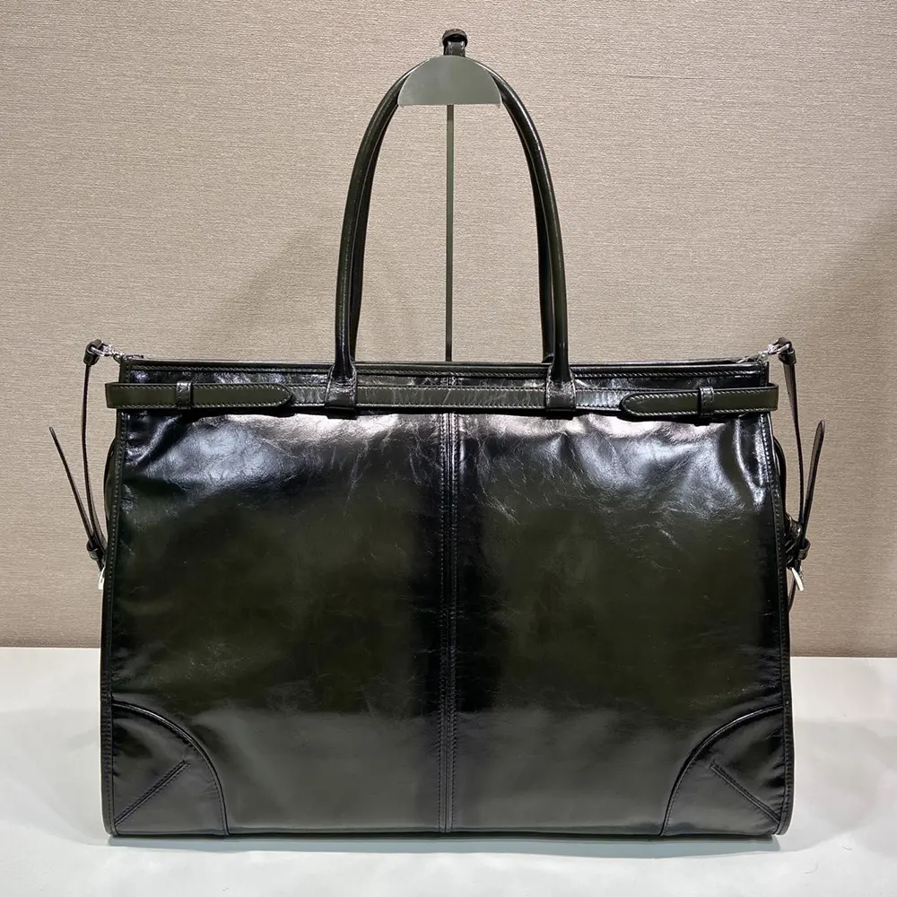 Prada Unisex Bonnie Leather Tote Bag - image 12