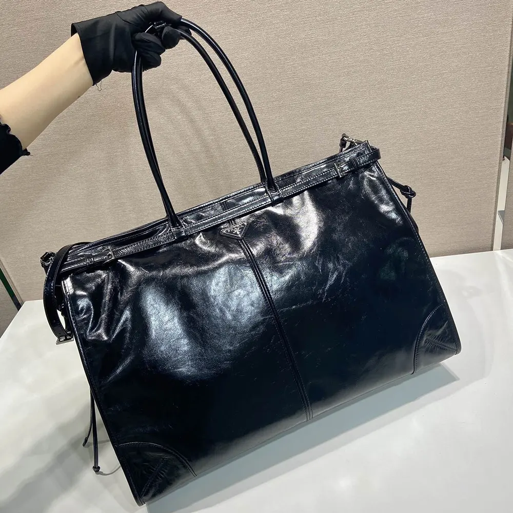 Prada Unisex Bonnie Leather Tote Bag - image 4