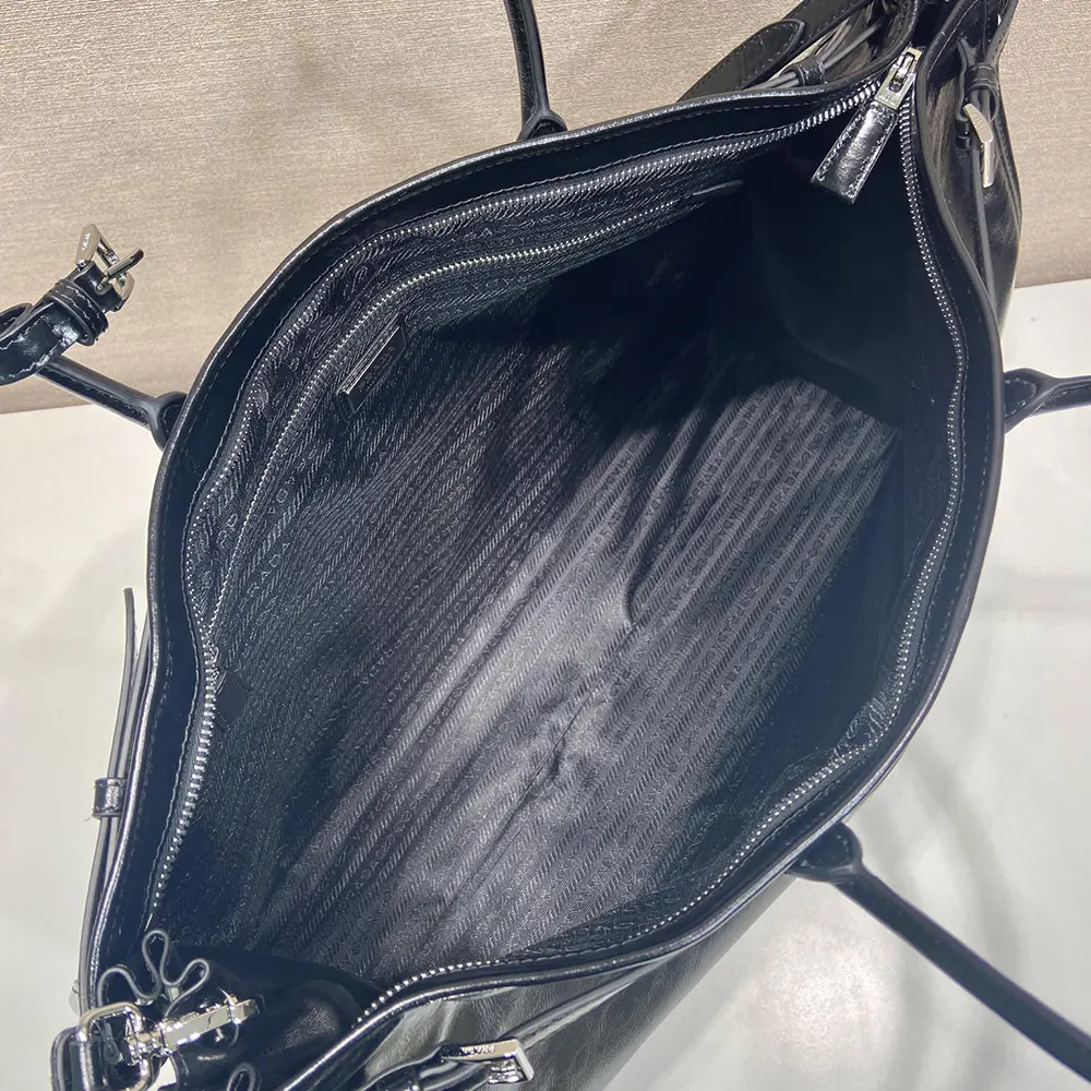 Prada Unisex Bonnie Leather Tote Bag - image 10