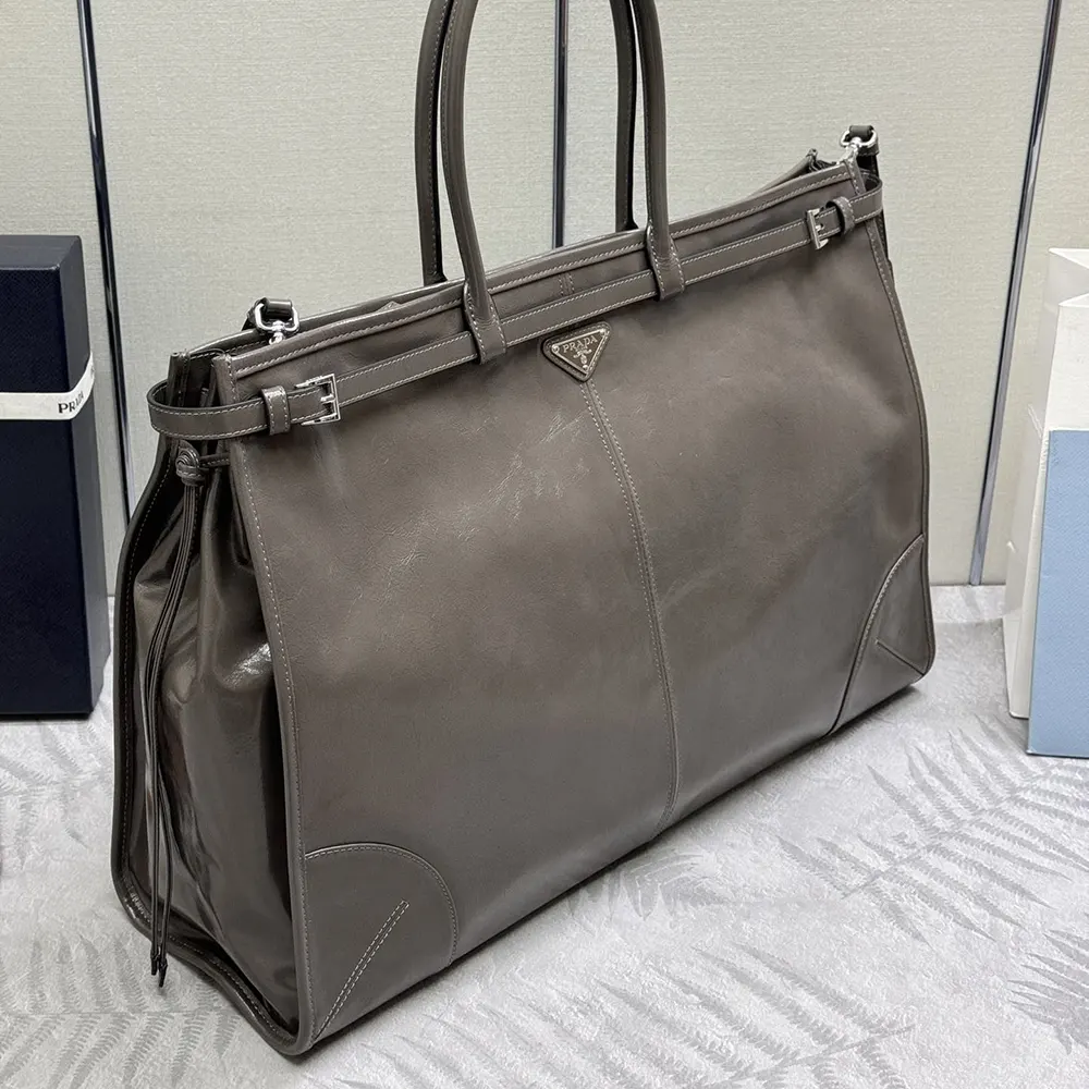 Prada Unisex Bonnie Leather Tote Bag-Clay - image 10