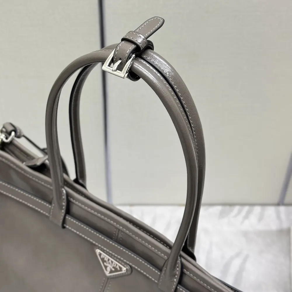Prada Unisex Bonnie Leather Tote Bag-Clay - image 8