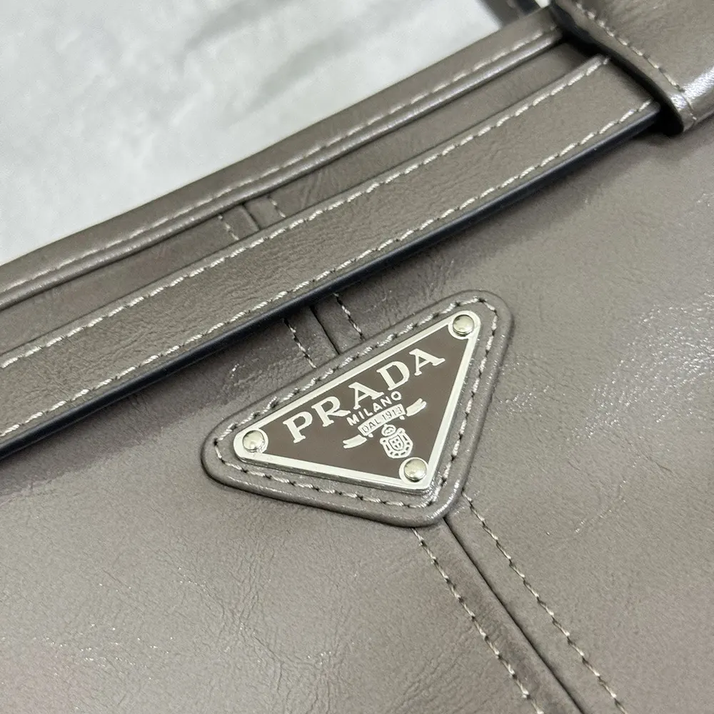 Prada Unisex Bonnie Leather Tote Bag-Clay - image 6