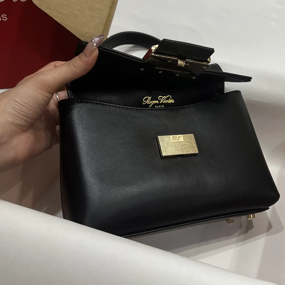 Roger Vivier Women Viv’ Cabas Bag in Leather-Black - image 9