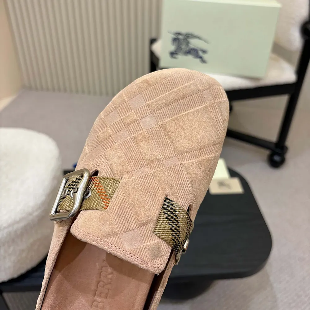 Burberry Unisex Check Denim Urchin Clogs-Flora Pink - image 7
