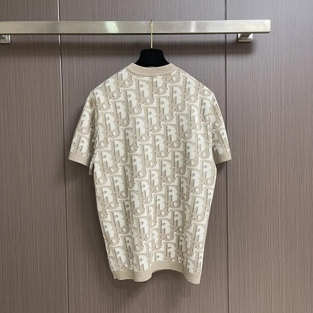 Side angle showing silhouette of Dior Men Oblique T-Shirt in beige