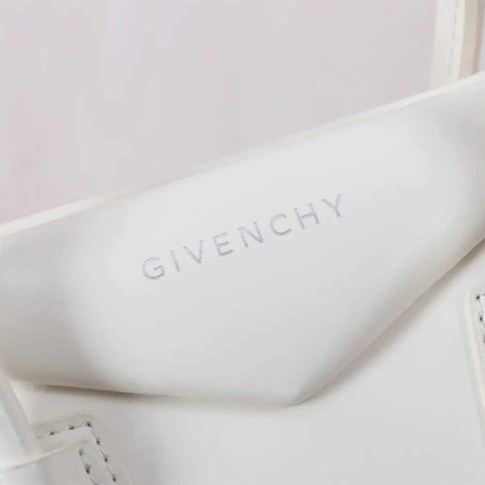 Givenchy Women Small Antigona Bag in Box Leather-White - image 6