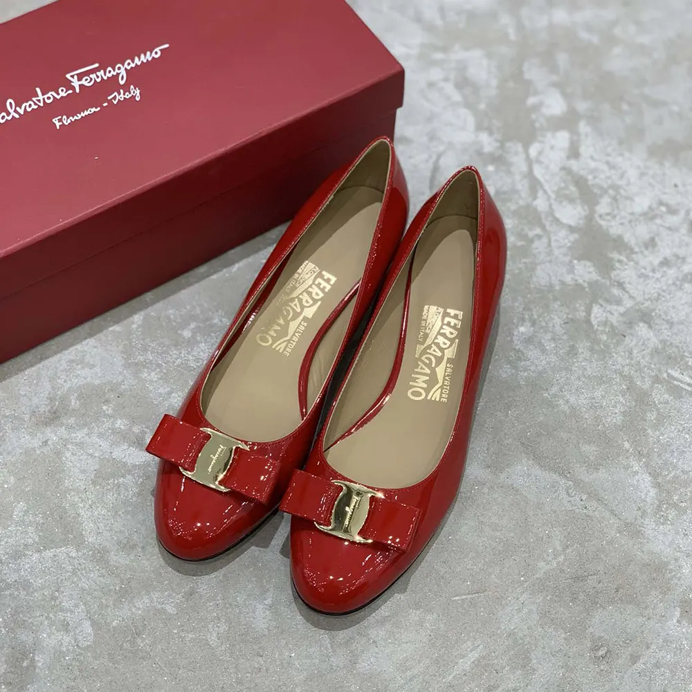 Side profile of Salvatore Ferragamo Women Vara Pump-Red showcasing heel height