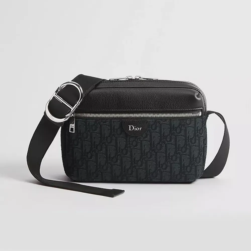 Front angle shot of Dior Men Rider Zipped Messenger Bag Black Dior Oblique Jacquard