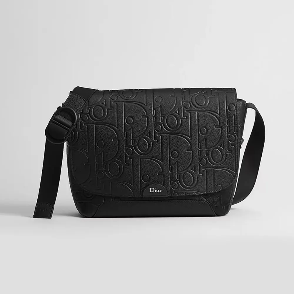 Front view of Dior Men Small Dior Jett Messenger Bag in black leather