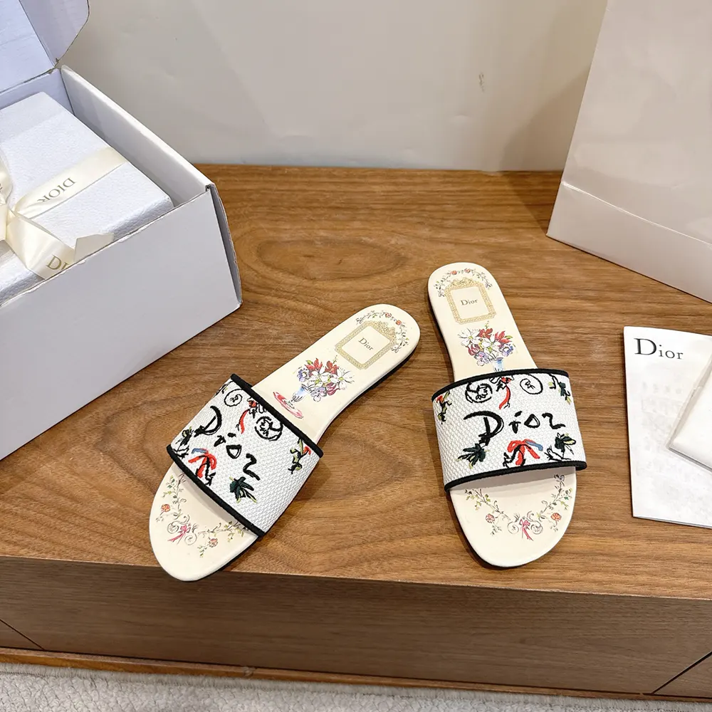 Overhead shot showing open toe and slip-on design of Dioriviera Dway Slide