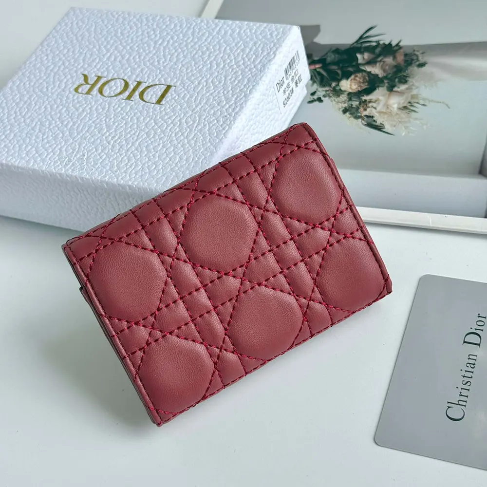 Zipper and polished hardware on Dior Women Lady Dior Glycine Wallet red