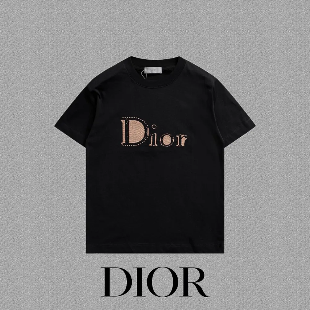 Close-up of signature reverse logo on Dior Men Reverse T-Shirt