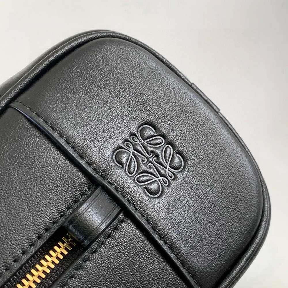 Loewe Unisex Amazona 23 Bag in Nappa Calfskin-Black - image 8