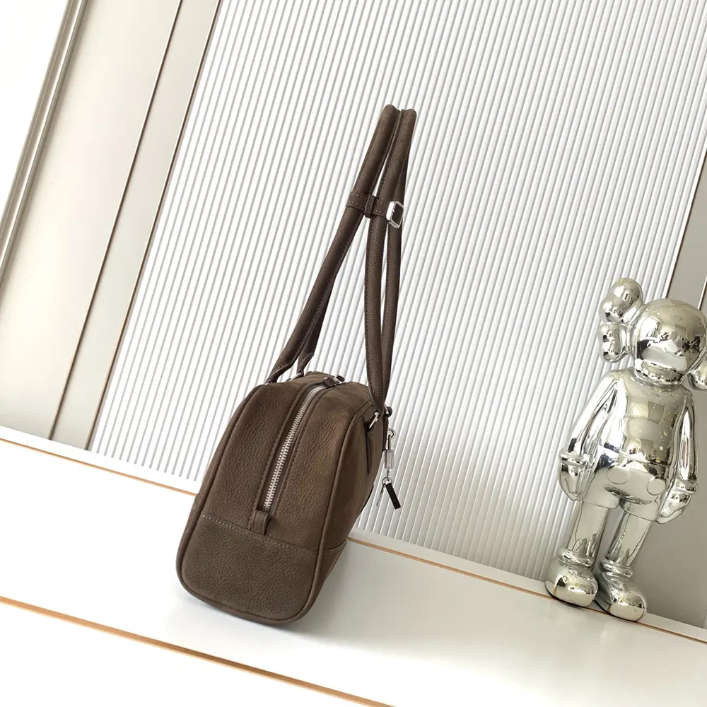 Loewe Unisex Amazona 31 Cropped Bag in Grained Nubuck - image 4
