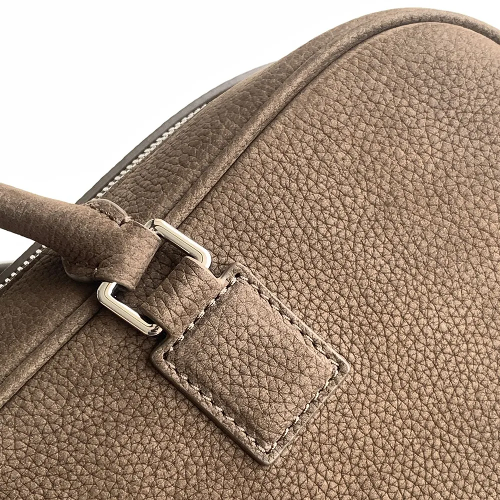Loewe Unisex Amazona 31 Cropped Bag in Grained Nubuck - image 7