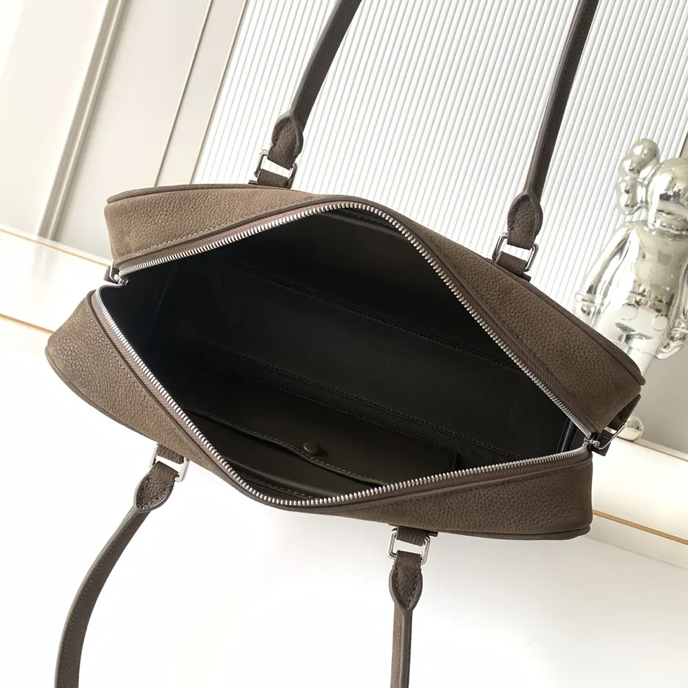 Loewe Unisex Amazona 31 Cropped Bag in Grained Nubuck - image 6