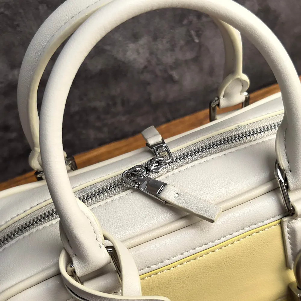 Loewe Women Amazona 23 Cropped Bag in Nappa Calfskin-Pale Grey - image 9