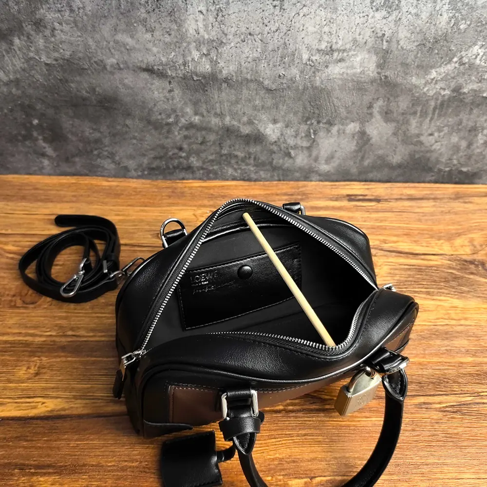 Loewe Women Amazona 23 Cropped Bag in Nappa Calfskin-Black/Burgundy - image 6