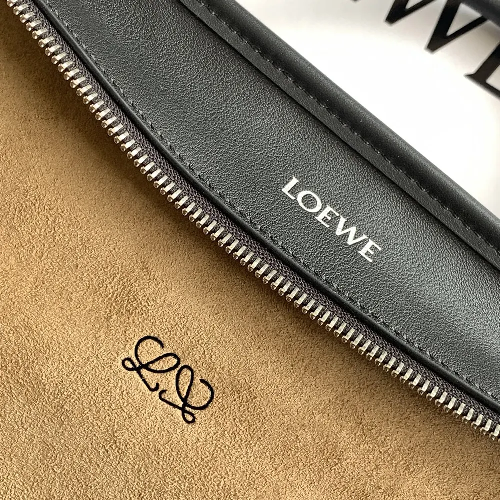 Loewe Women Medium Amazona 180 Bag in Soft Calfskin - image 9