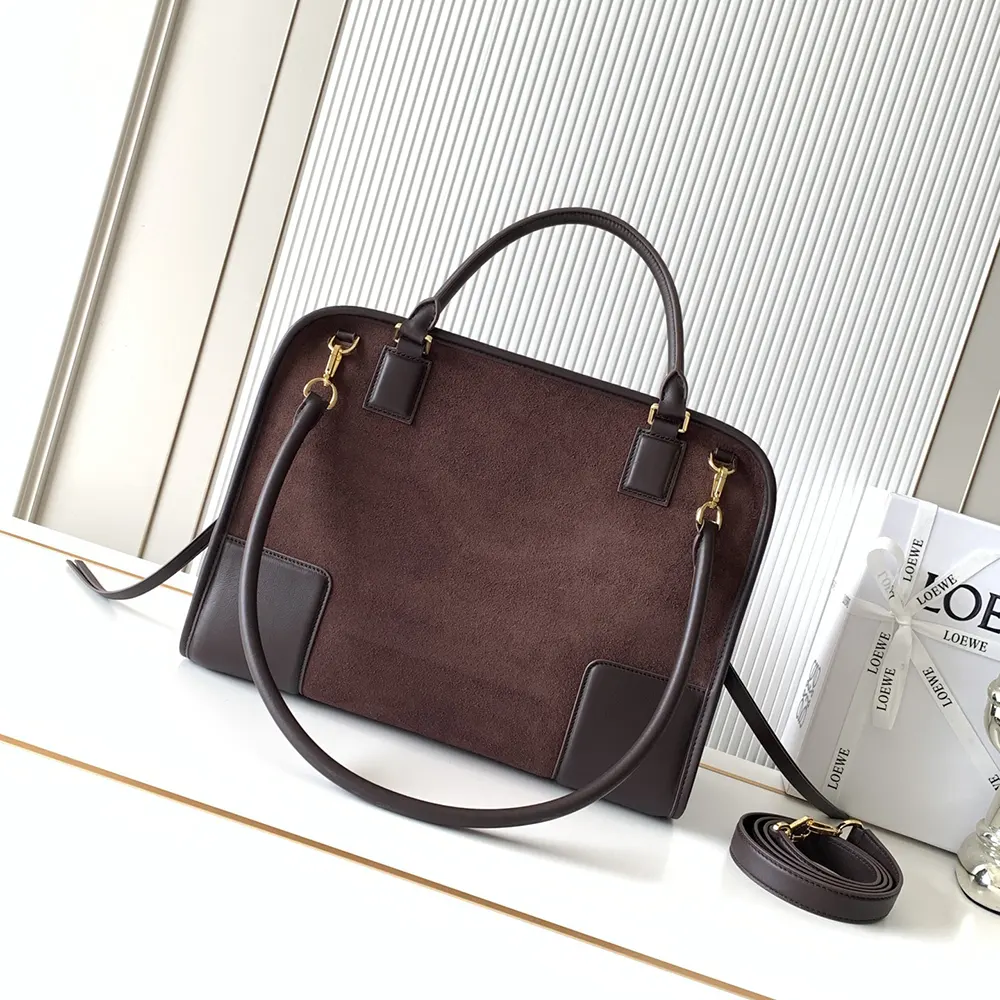 Close-up of Loewe Medium Amazona 180 Bag’s brushed gold hardware detail