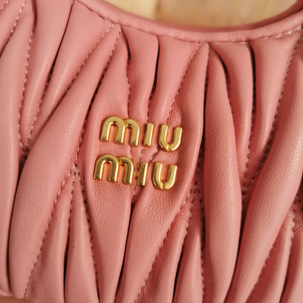 Miu Miu Women Wander Matelassé Nappa Leather Hobo Mini-Bag-Pink - image 8
