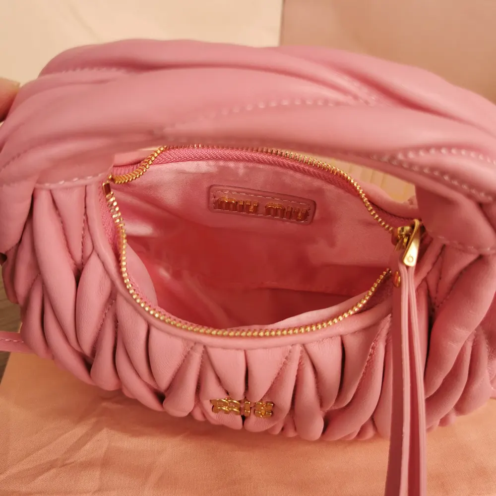 Miu Miu Women Wander Matelassé Nappa Leather Hobo Mini-Bag-Pink - image 6