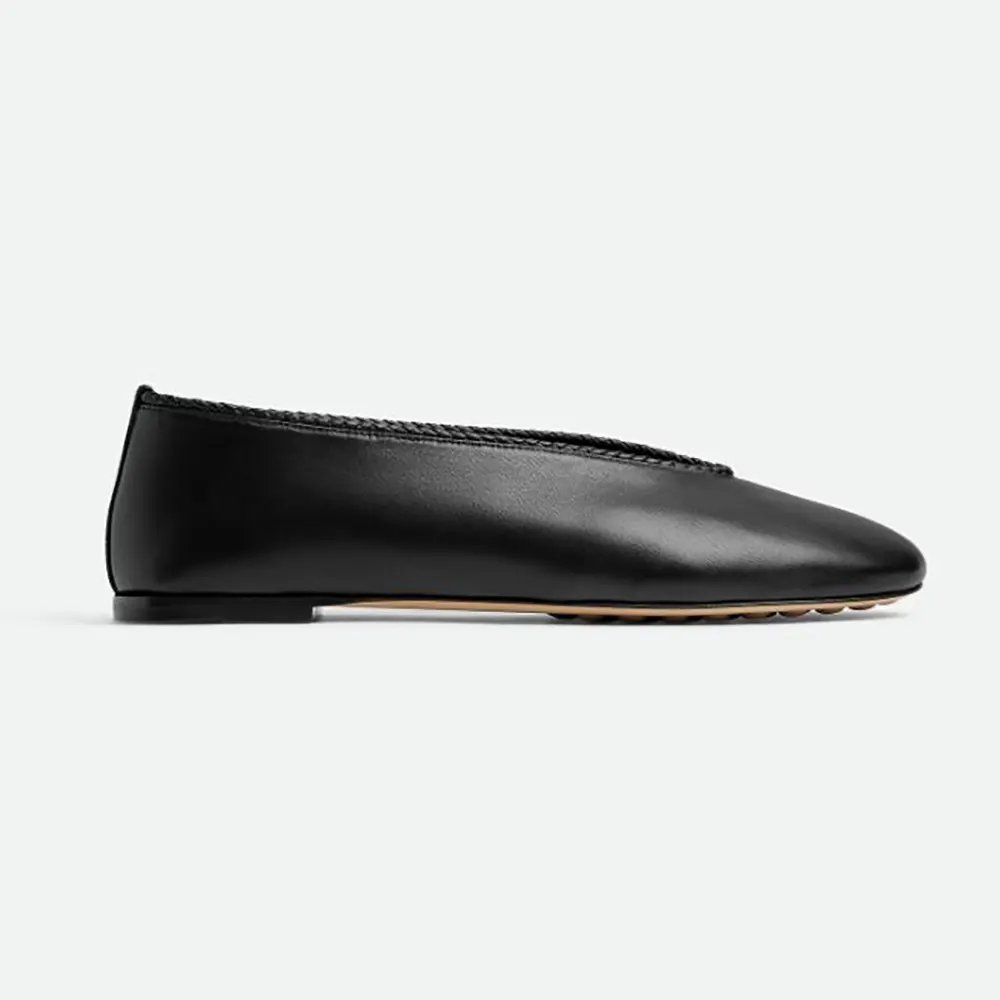 Side profile of Bottega Veneta Women Rosa Ballerina-Black shoe