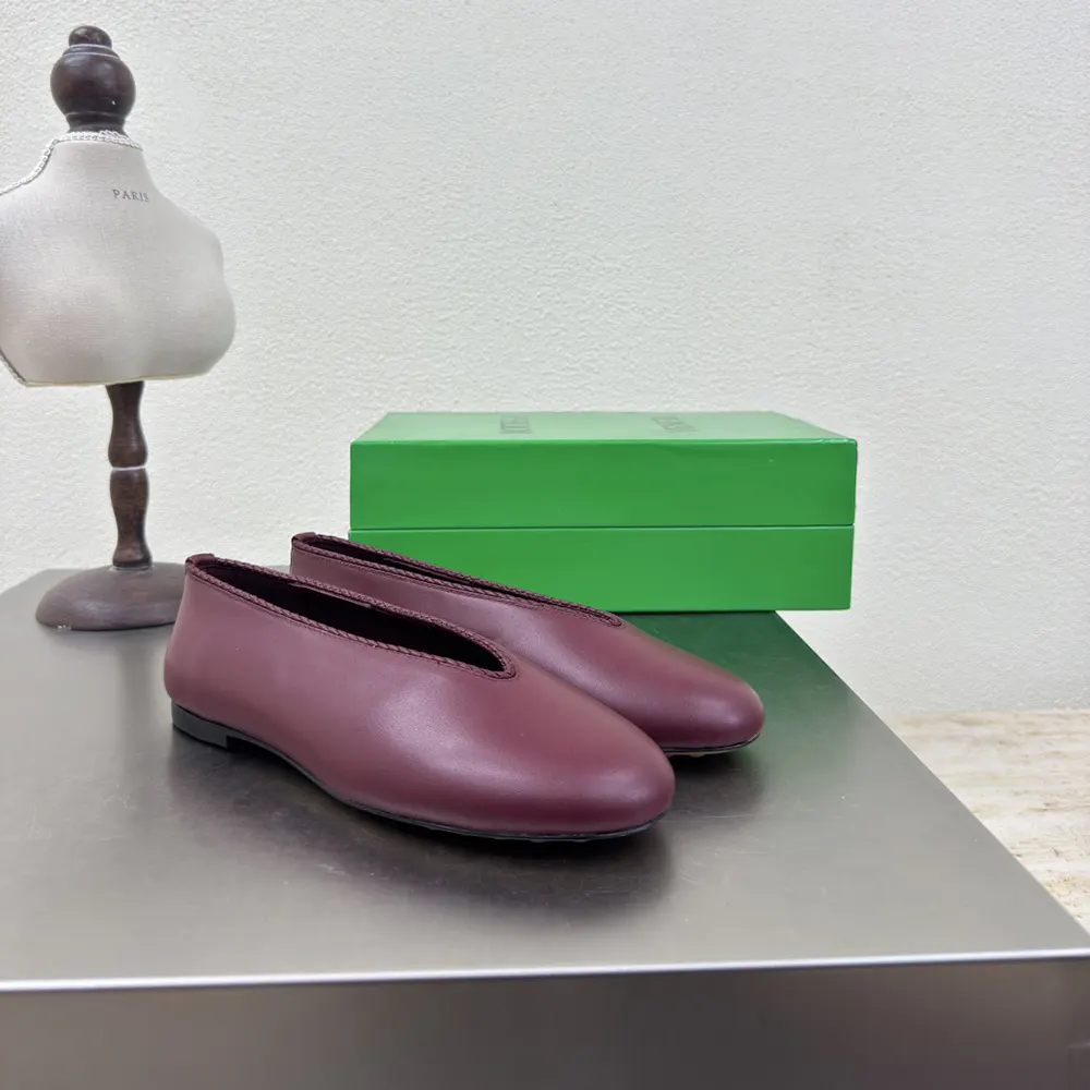 Overhead view showcasing shape of Bottega Veneta Women Rosa Ballerina shoes