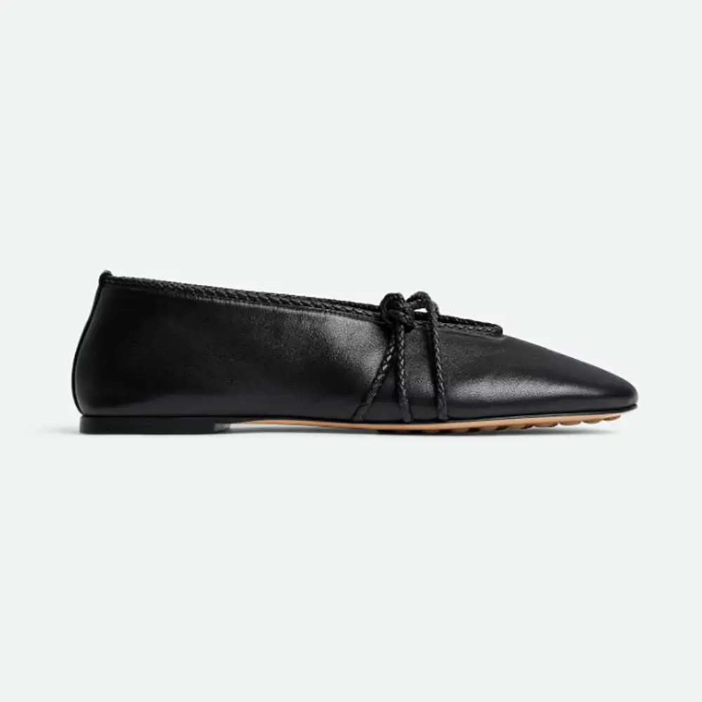 Side view of Bottega Veneta Women Rosa Mary-Jane Ballerina-Black shoe