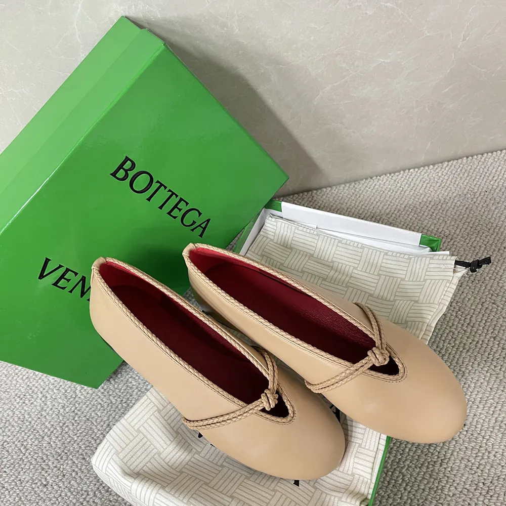 Top-down angle showcasing Mary-Jane buckle on Bottega Veneta Women Rosa Mary-Jane Ballerina-Cipria