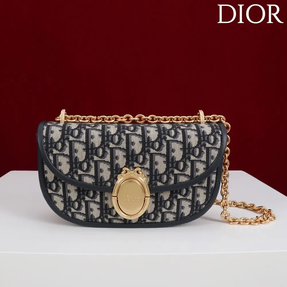 Close-up of silver-tone chain and flap closure on Dior Women Small Dior Médaillon Flap Bag