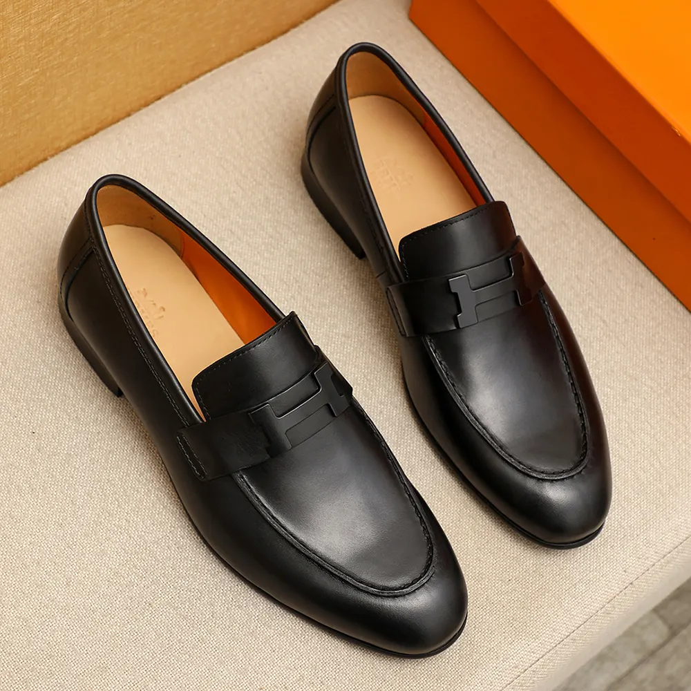 Top view showing silhouette and leather texture of Men Honore Loafer