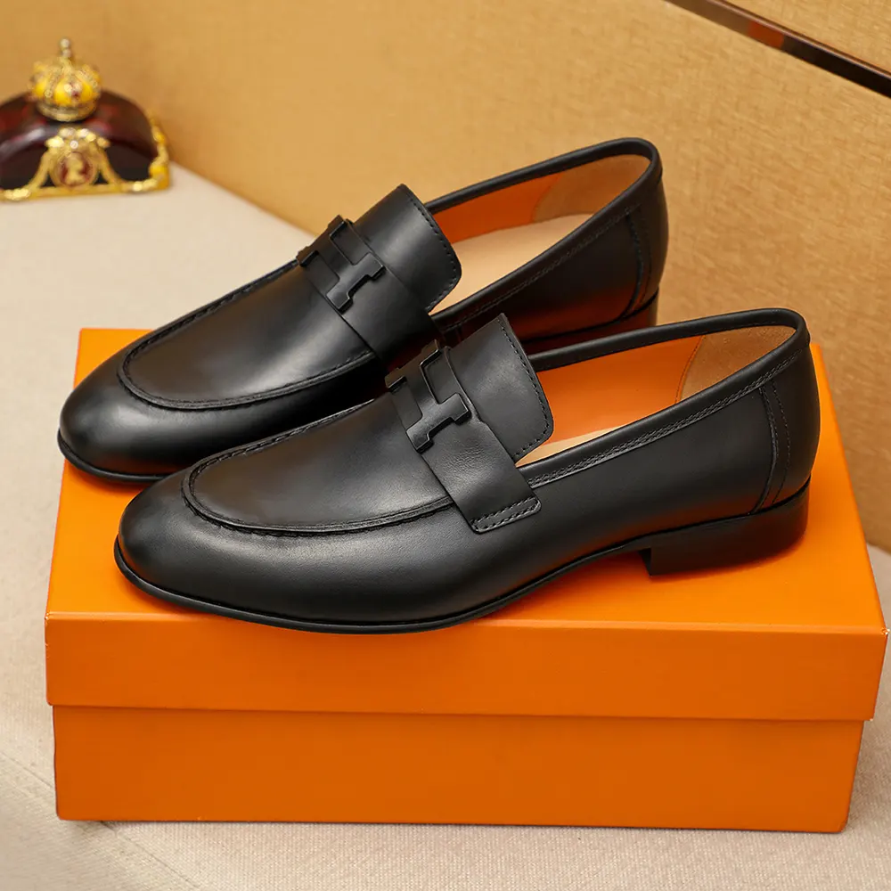 Hermes Men Honore Loafer in Calfskin-Black - image 4