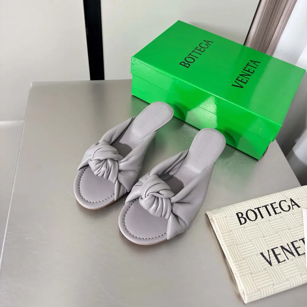 Close-up of woven signature detail on Bottega Veneta Women Cherry Mule