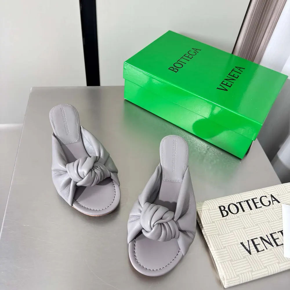 Top angle showing supple nappa leather and 7.5cm heel on Bottega Veneta mule