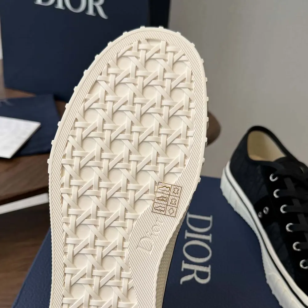 Dior Unisex Hooper Low-Top Sneaker Black Dior Oblique Jacquard and Black Suede Calfskin - image 9