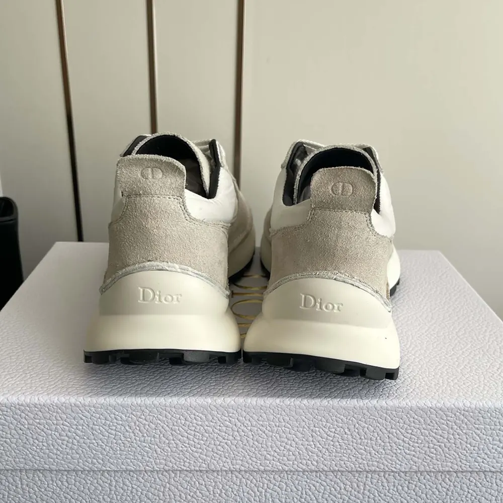 Dior Unisex Squash Sneaker Dior Gray Suede Calfskin and White Technical Fabric - image 6