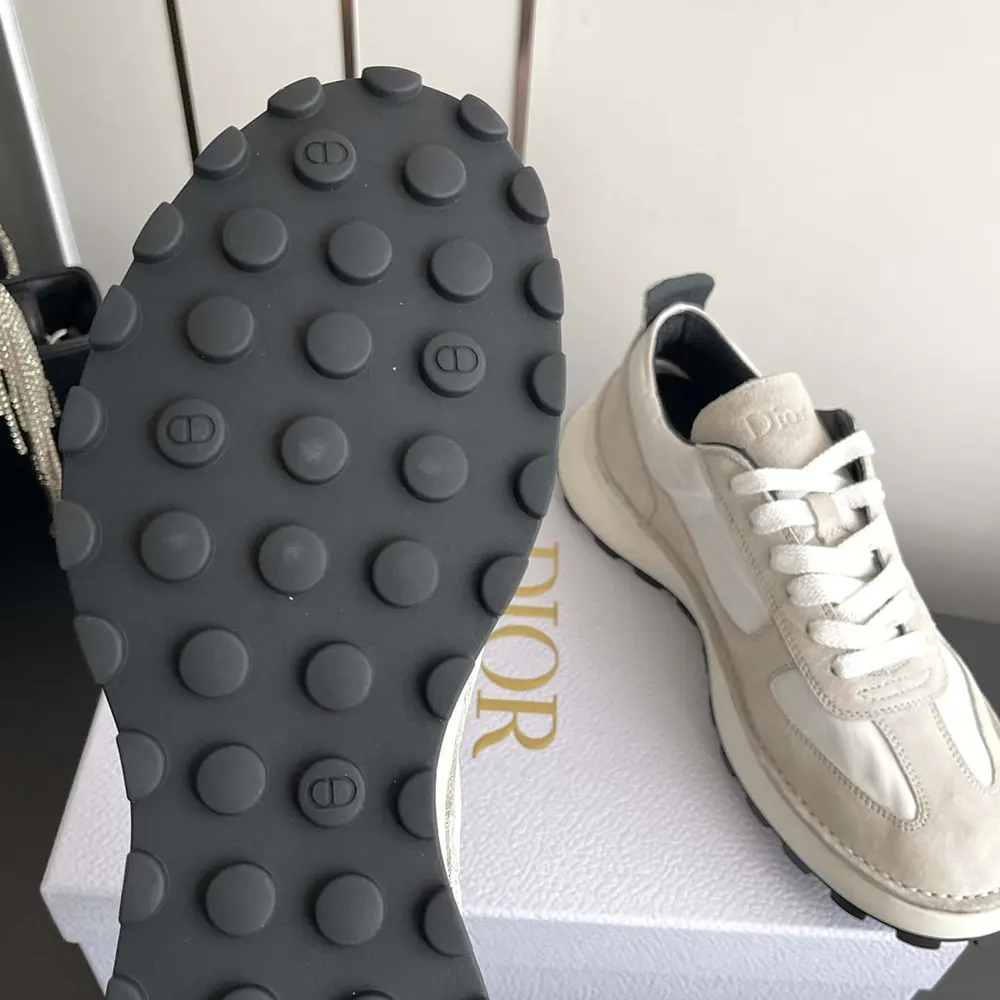 Dior Unisex Squash Sneaker Dior Gray Suede Calfskin and White Technical Fabric - image 10