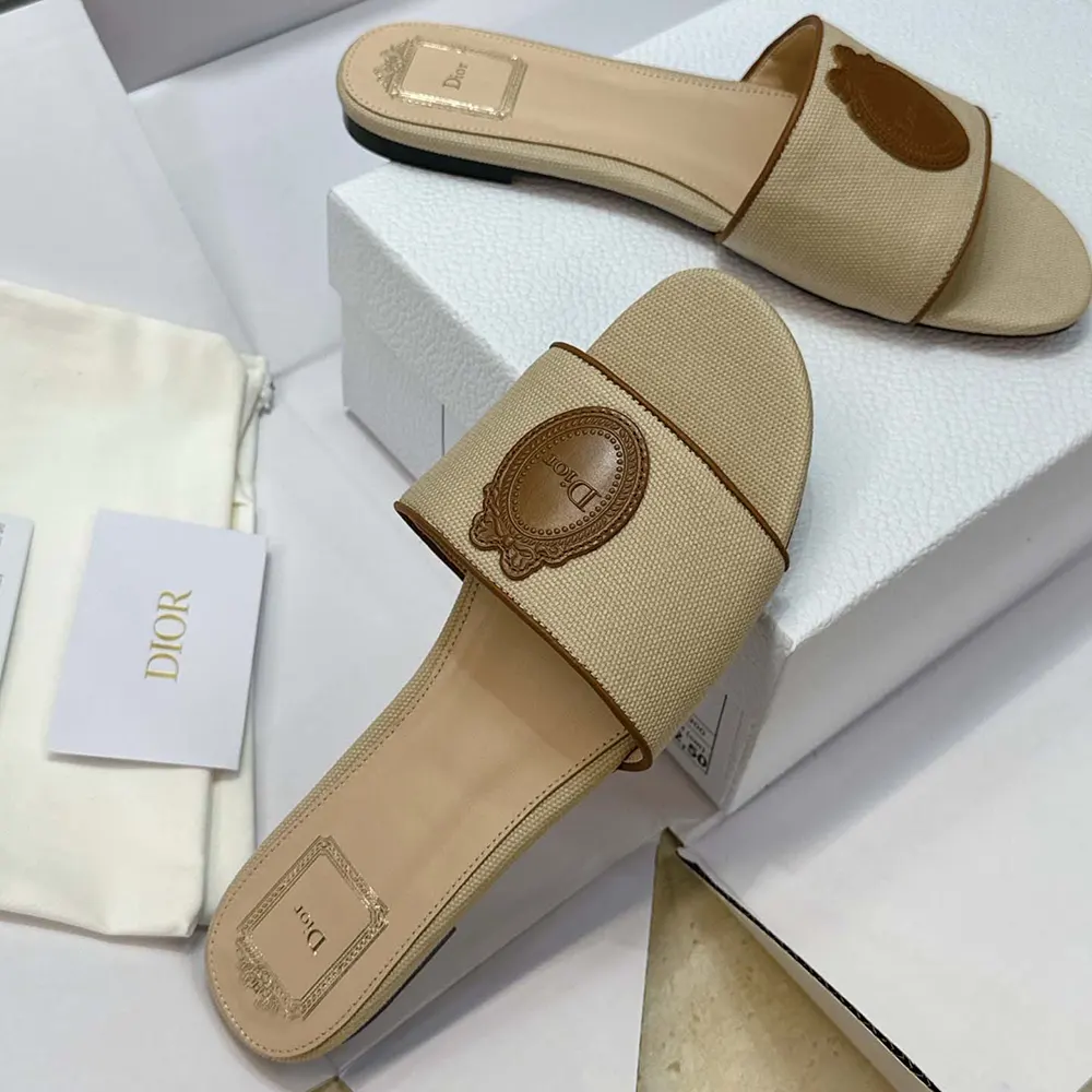 Dior Women Dioriviera Dior Médaillon Slide Natural Embroidered Cotton and Cognac Brown Calfskin - image 5