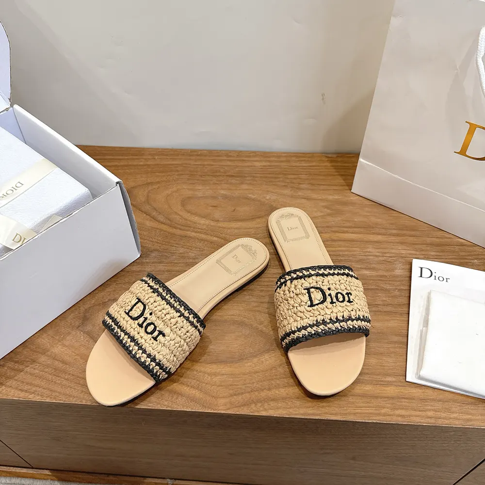 Top-down image showing open slide design of Dior Women Dioriviera Dior Woven Slide