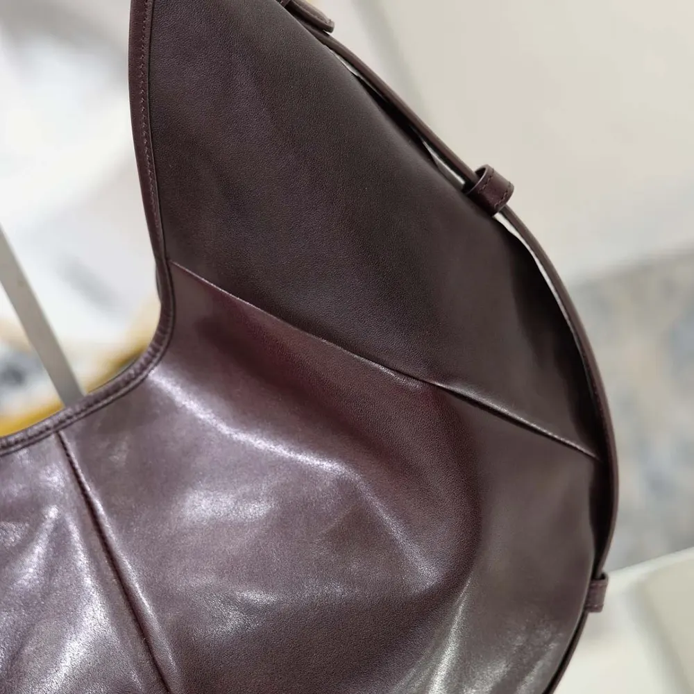 Saint Laurent YSL Women Mombasa Medium In Leather-Rouge Cabernet - image 8