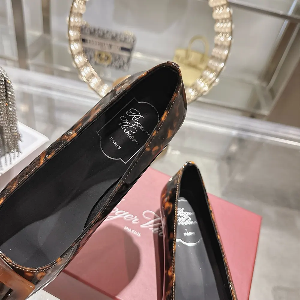 Roger Vivier Women Gommettine Ballerinas In Patent Leather - image 8