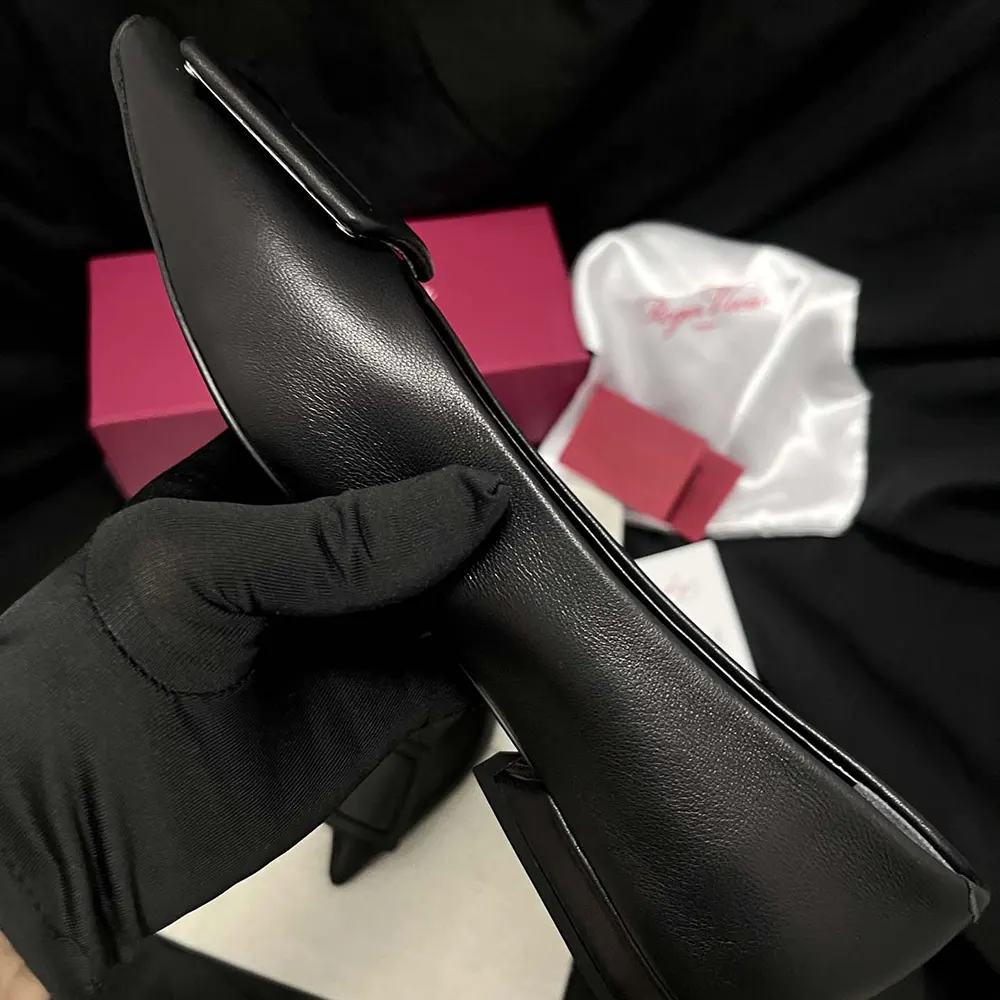 Roger Vivier Women Viv In The City Ballerinas In Leather Black - image 10